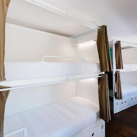 Lisbon South Hostel อัลมาดา ภายนอก รูปภาพ
