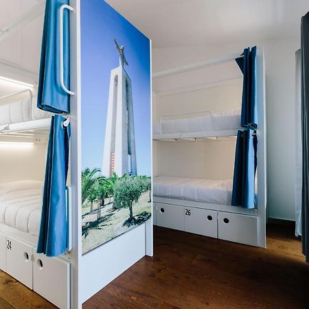 Lisbon South Hostel อัลมาดา ภายนอก รูปภาพ