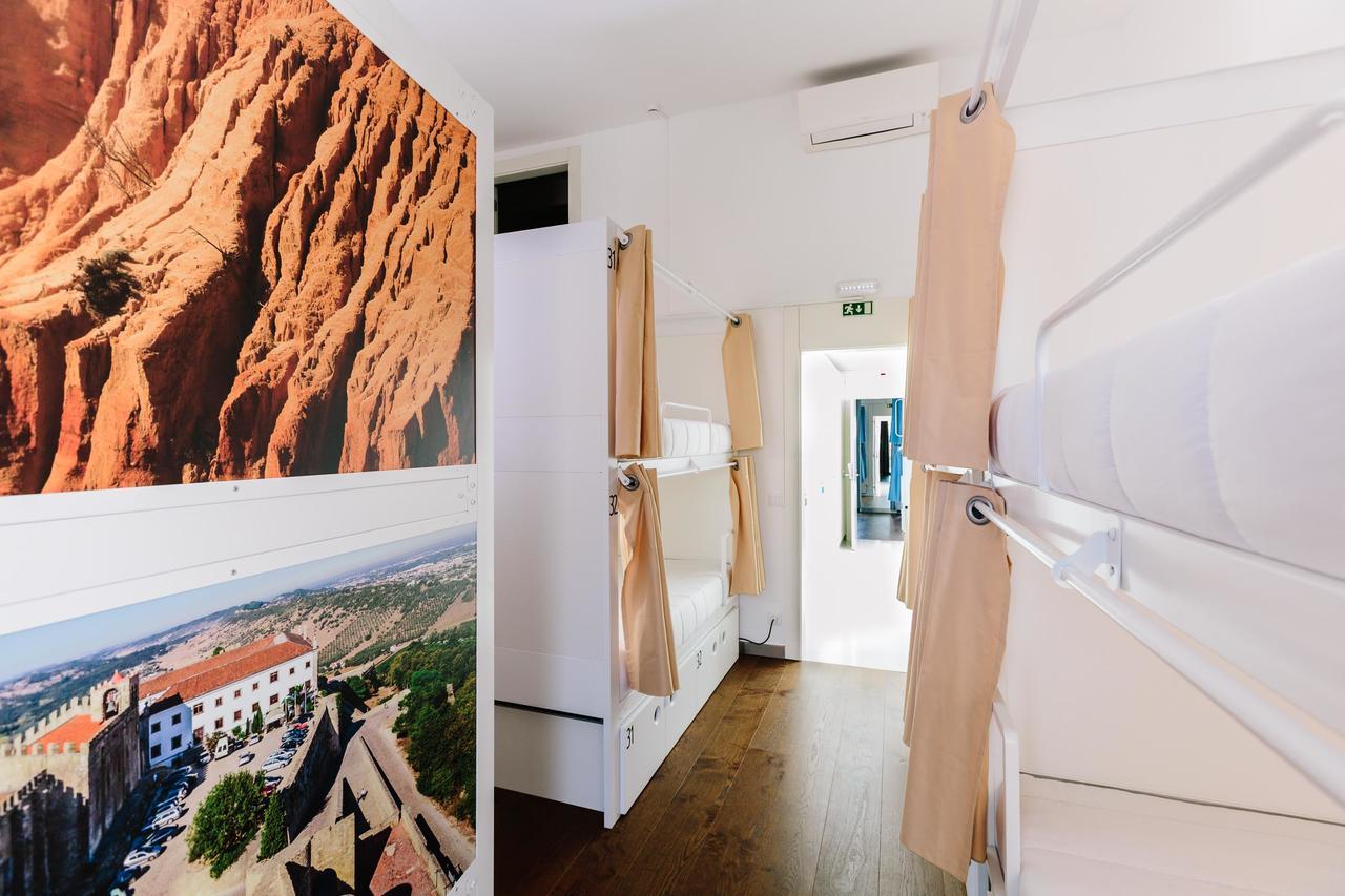 Lisbon South Hostel อัลมาดา ภายนอก รูปภาพ