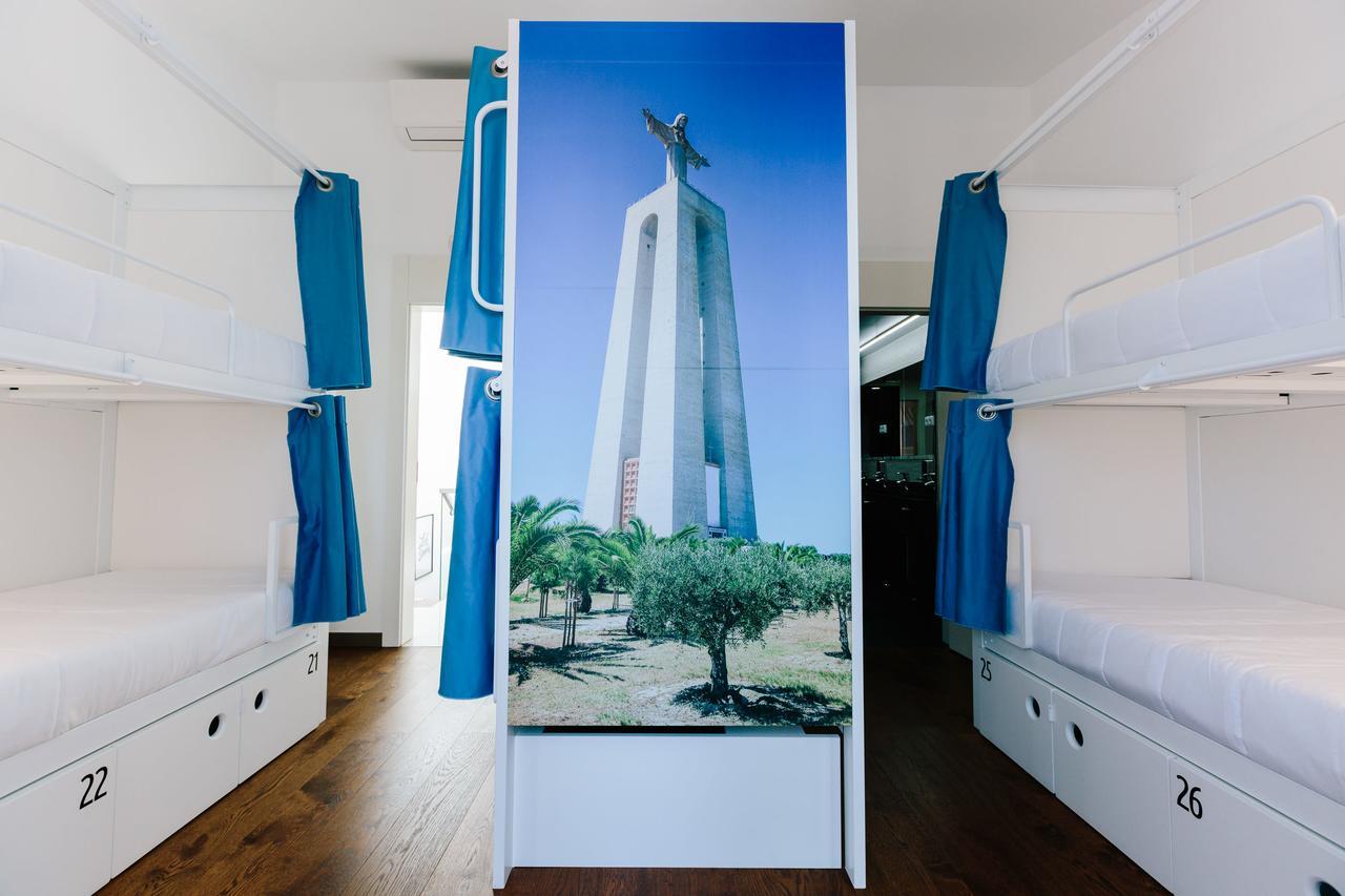 Lisbon South Hostel อัลมาดา ภายนอก รูปภาพ
