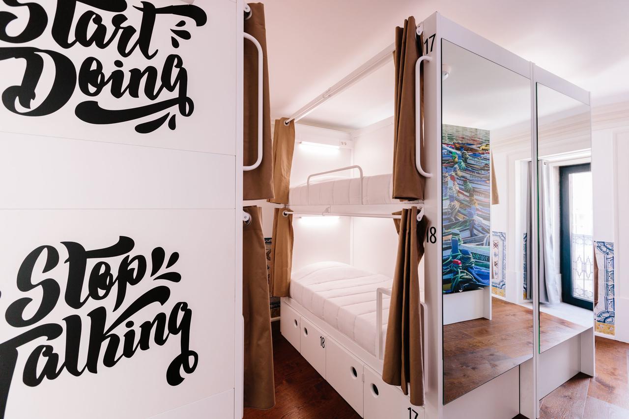 Lisbon South Hostel อัลมาดา ภายนอก รูปภาพ